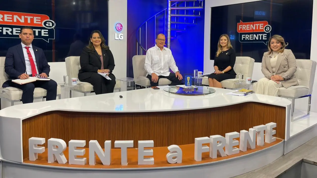 Imagen Principal de Nota: Comisión especial defiende proceso de juicio político contra Ochoa y Morazán