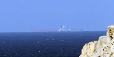 Imagen de Irán reimpone 'control estricto' sobre el estrecho de Ormuz por bloqueo de EEUU