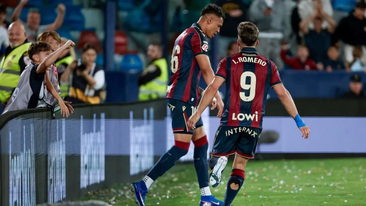 Imagen de Kervin Arriaga impulsa al Levante: asistencia clave y triunfo vital