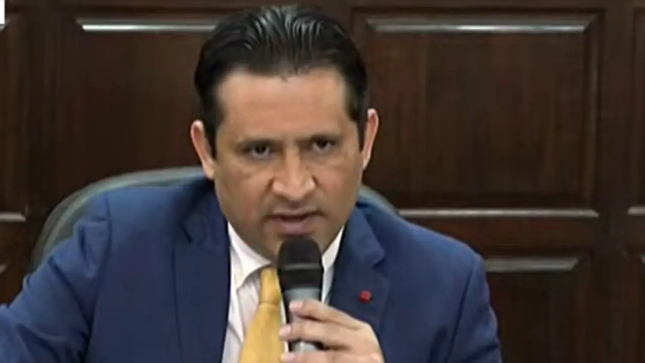 Magistrado Mario Morazán comparece por juicio político; recusa a un diputado