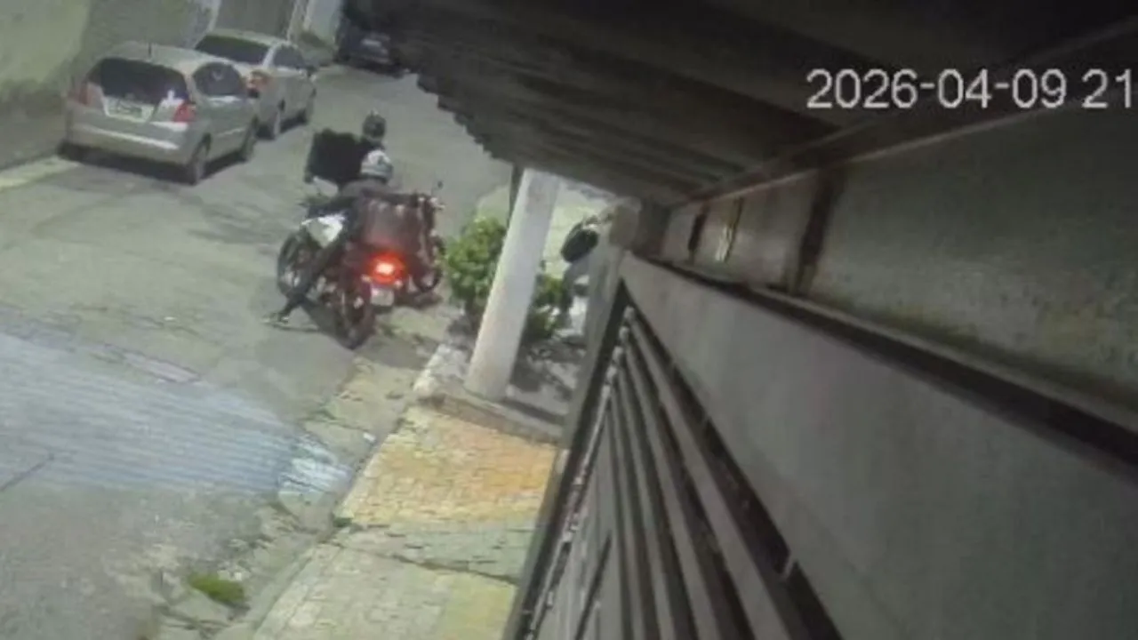 Imagen de VIDEO: Mujer policía mata a dos asaltantes que la atacaron para robarle