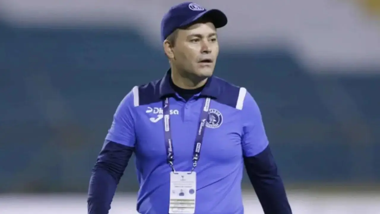 Imagen de 'Siento vergüenza': Javier López habla tras enfrentamiento entre barras