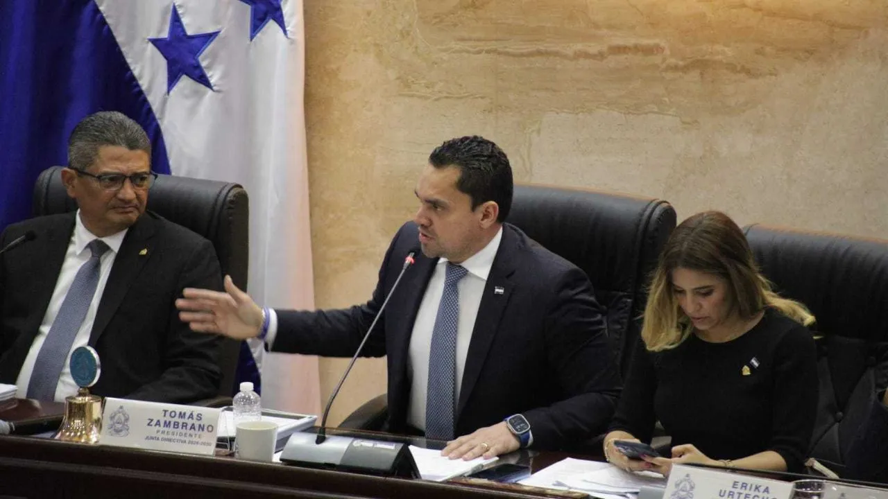 Imagen Principal de Nota: Zambrano lamenta actos de misoginia contra Miriam Barahona: Morazán lo niega