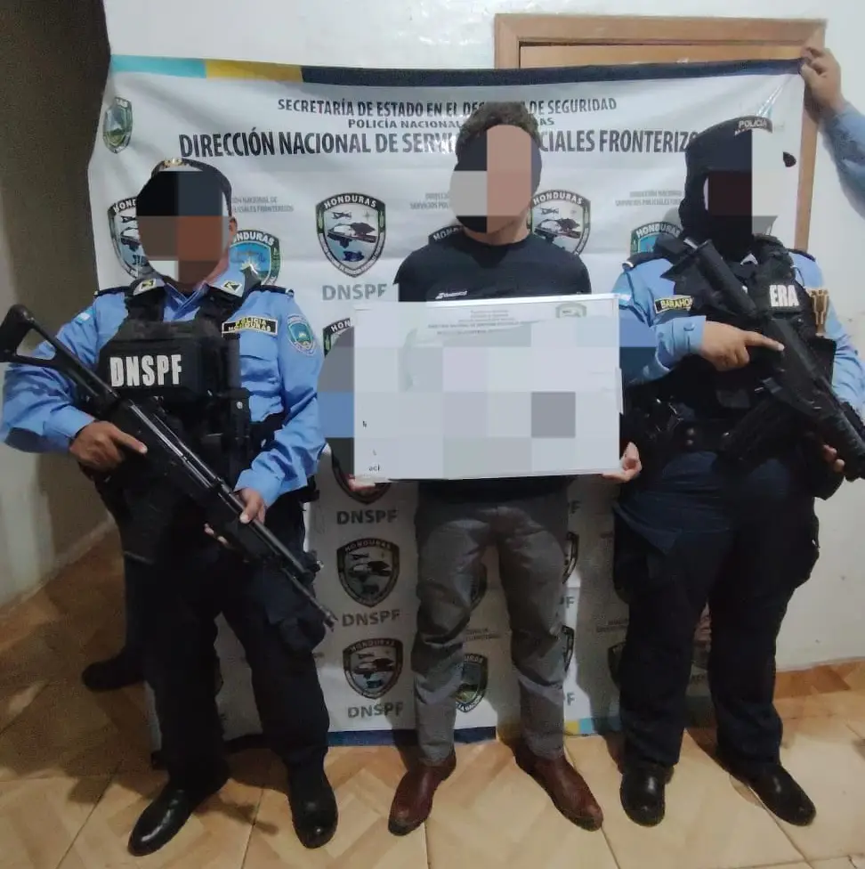Foto del joven que convenció a menor de abandonar su hogar en Colón