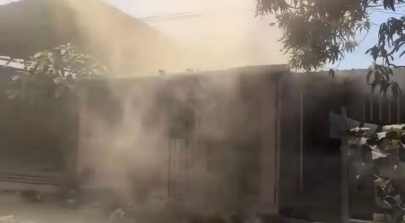 casa incendia calor Cortés