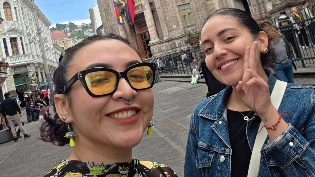 Vero Monti y Bárbara Malacara en Quito, Ecuador.