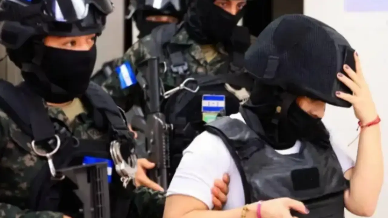 Tres personas en la foto