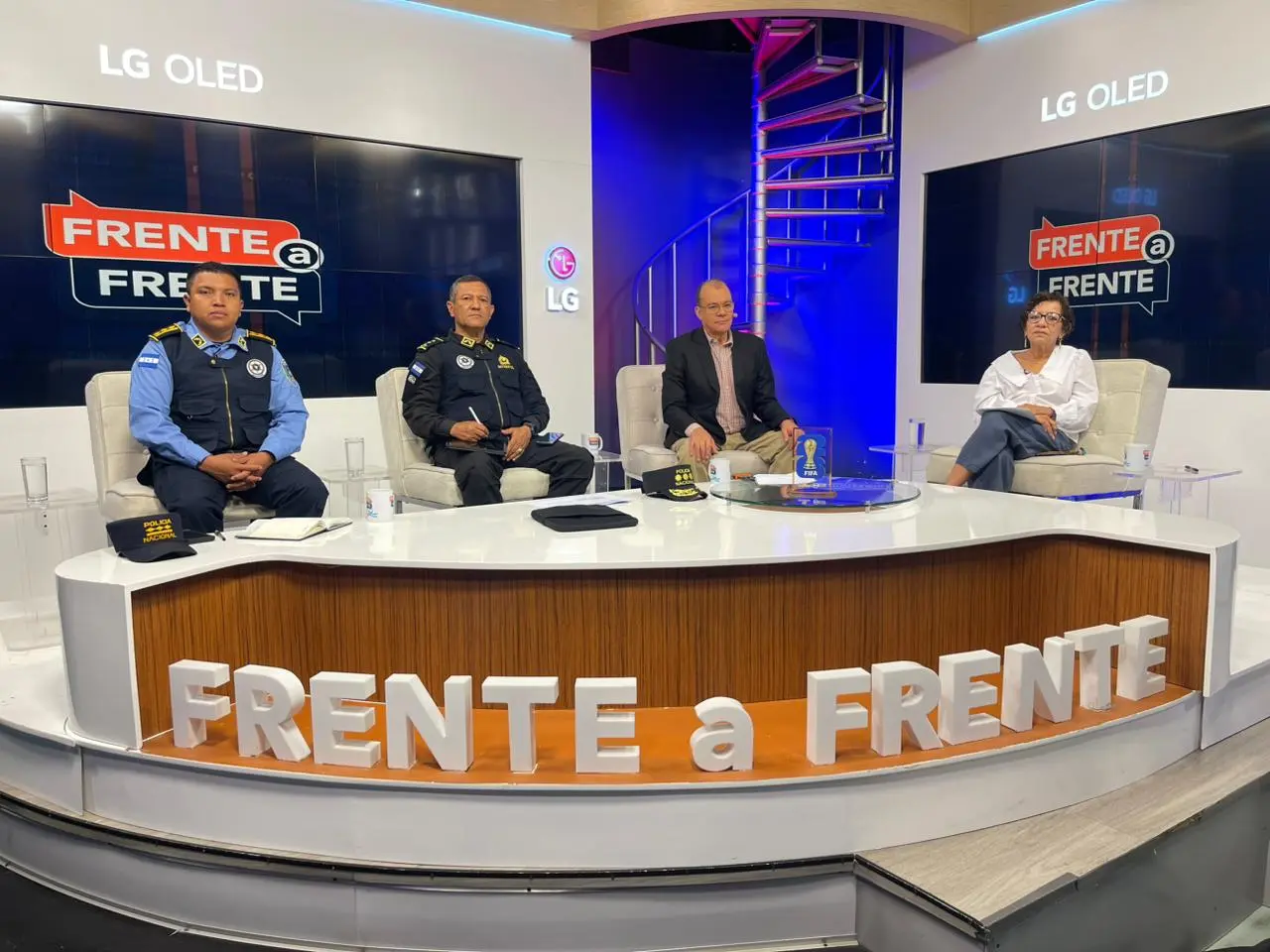 INVITADOS DE FRENTE A FRENTE