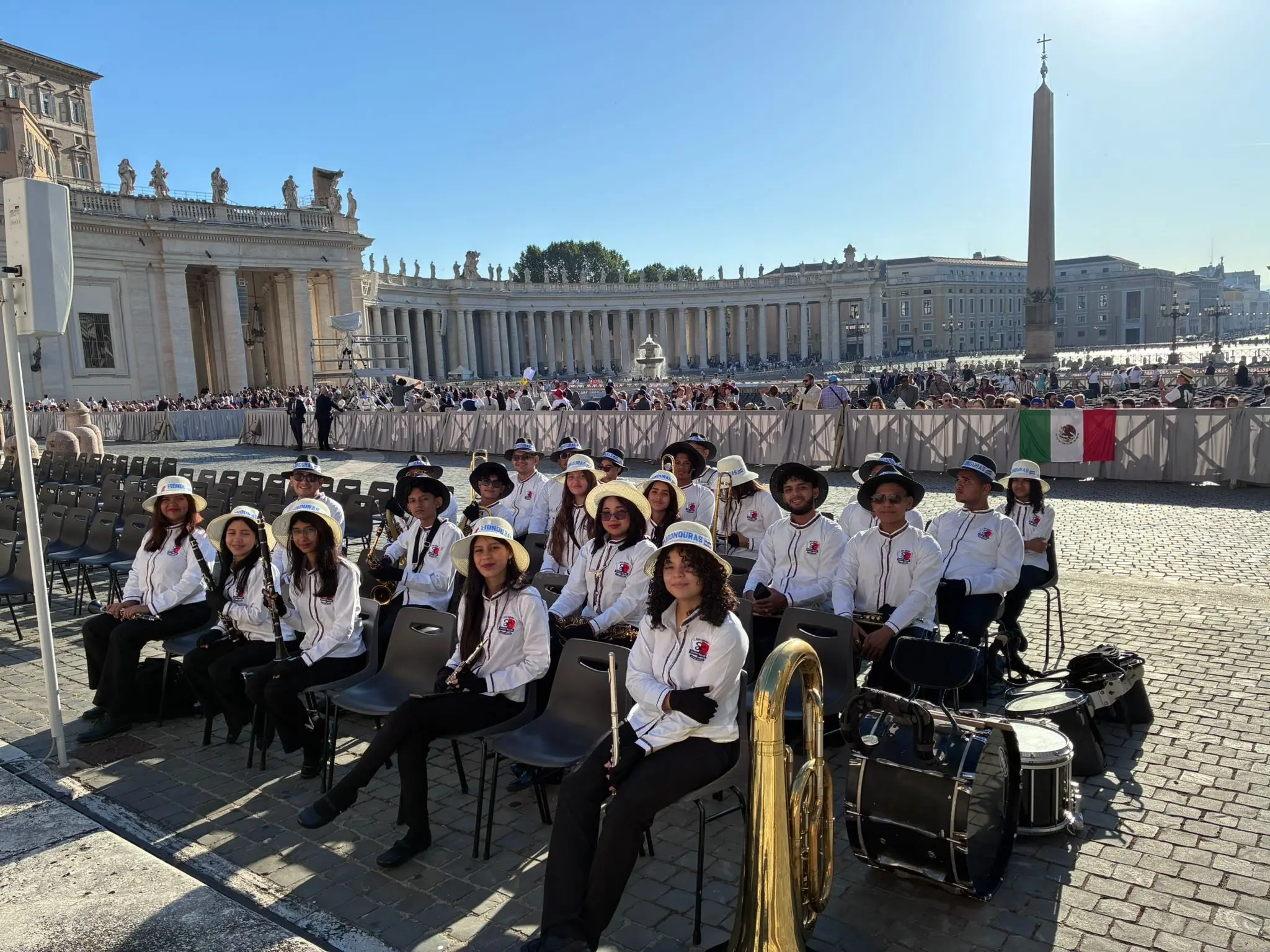 BANDA EN PLAZA DE SAN PEDRO