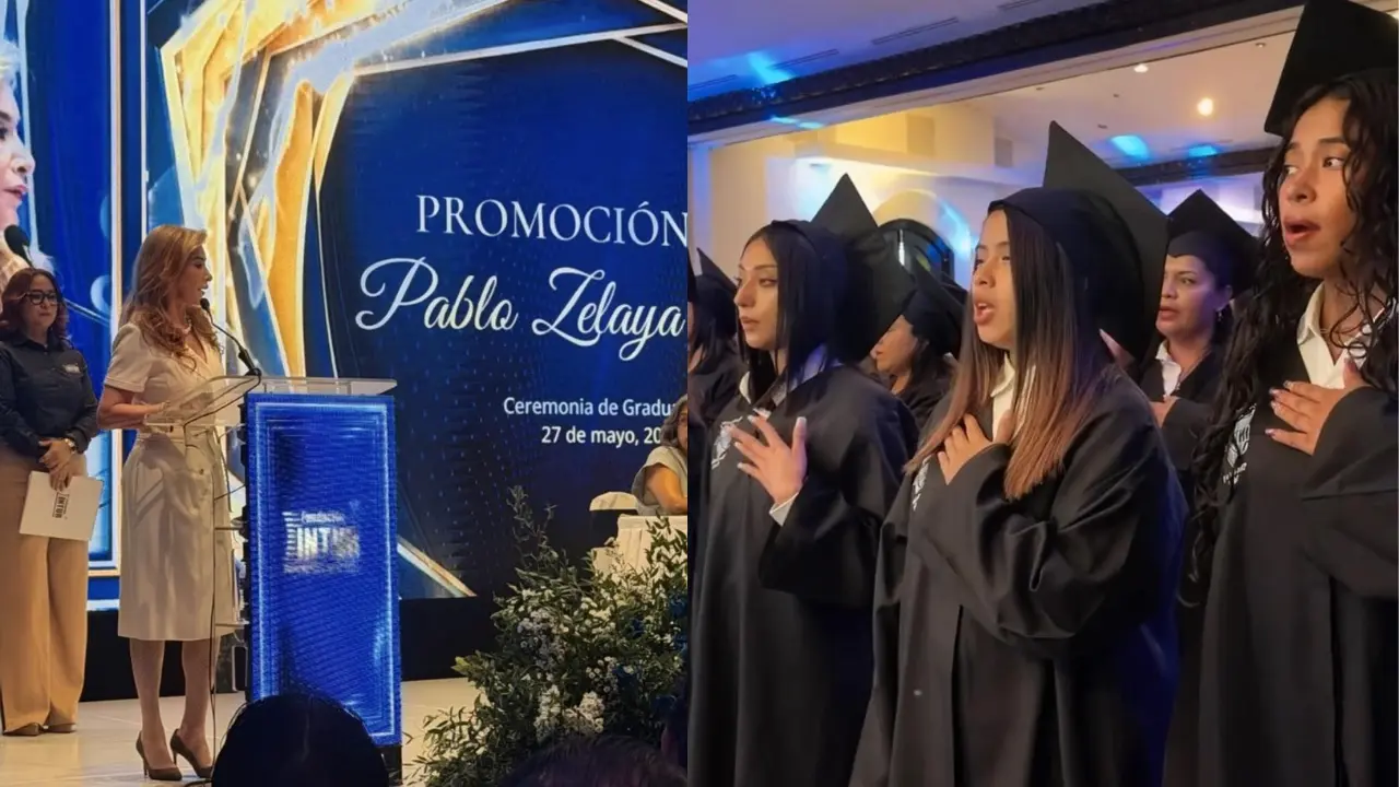 Varias personas paradas en un evento