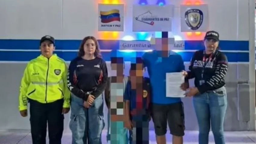 madre abandona a sus hijos