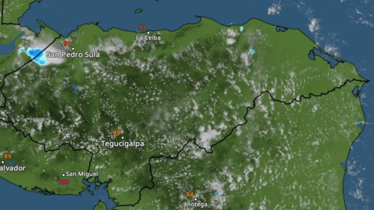 Imagen satelital que muestra condiciones de nubosidad sobre gran parte del territorio hondureño, con concentraciones de lluvias y actividad atmosférica principalmente en el norte y occidente del país.