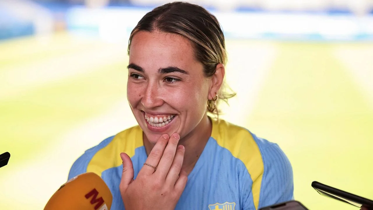 Cata Coll, portera del FC Barcelona, en un entrevista con medios de comunicación.