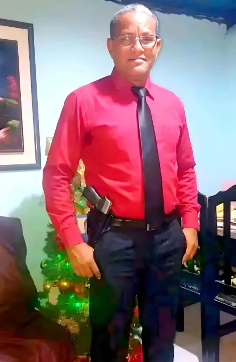 pastor con arma 
