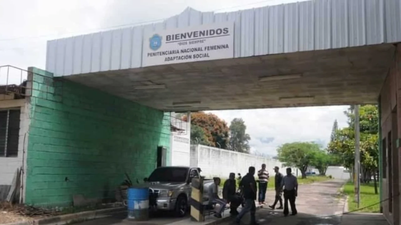 Fachada de las instalaciones de la PNFAS