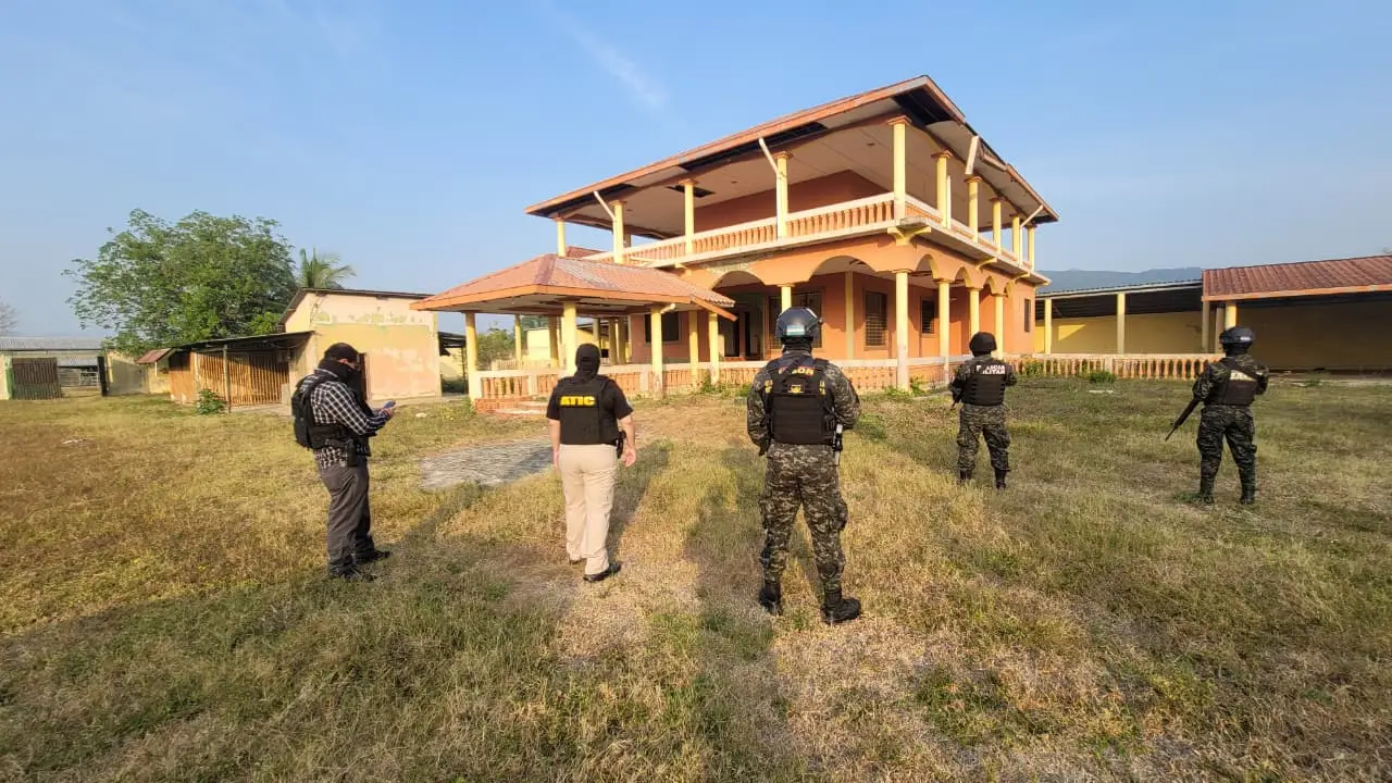 MP asegura terreno en Cedros donde Magdaleno Meza pretendía construir narcopista Imagen de MP asegura terreno en Cedros donde Magdaleno Meza pretendía construir narcopista