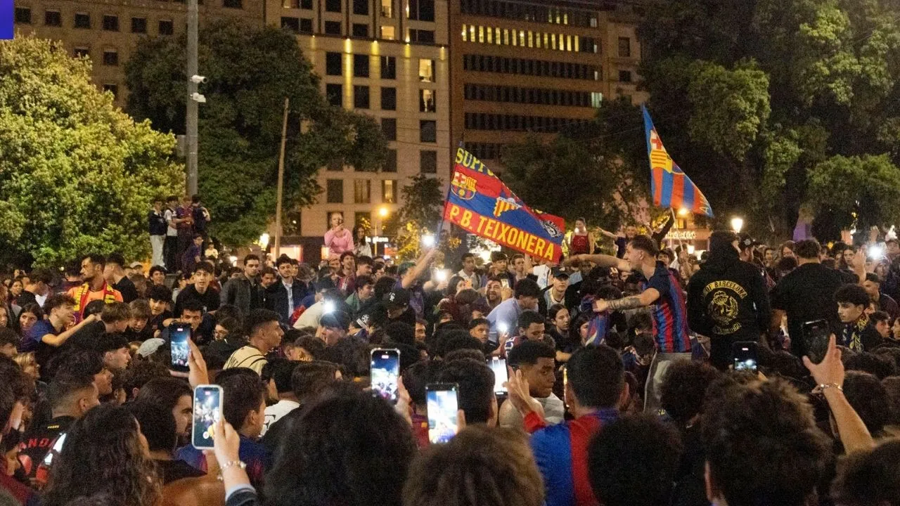 Barcelona celebra el título de liga con una rúa por las calles de la ciudad Imagen de Barcelona celebra el título de liga con una rúa por las calles de la ciudad