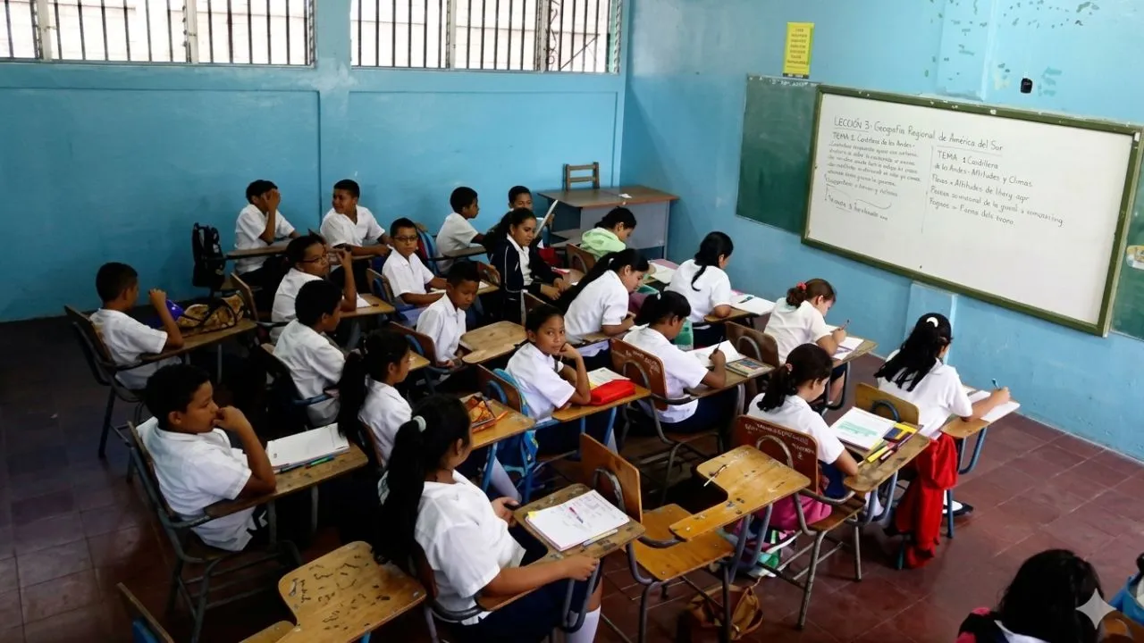Continúan clases con horario reducido por altas temperaturas en Honduras Imagen de Continúan clases con horario reducido por altas temperaturas en Honduras