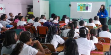 Imagen de Educación extiende horario escolar reducido en Honduras por intensas olas de calor