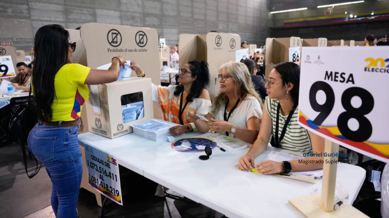 Colombia vota en primera vuelta para elegir al sucesor del presidente Gustavo Petro Imagen de Colombia vota en primera vuelta para elegir al sucesor del presidente Gustavo Petro