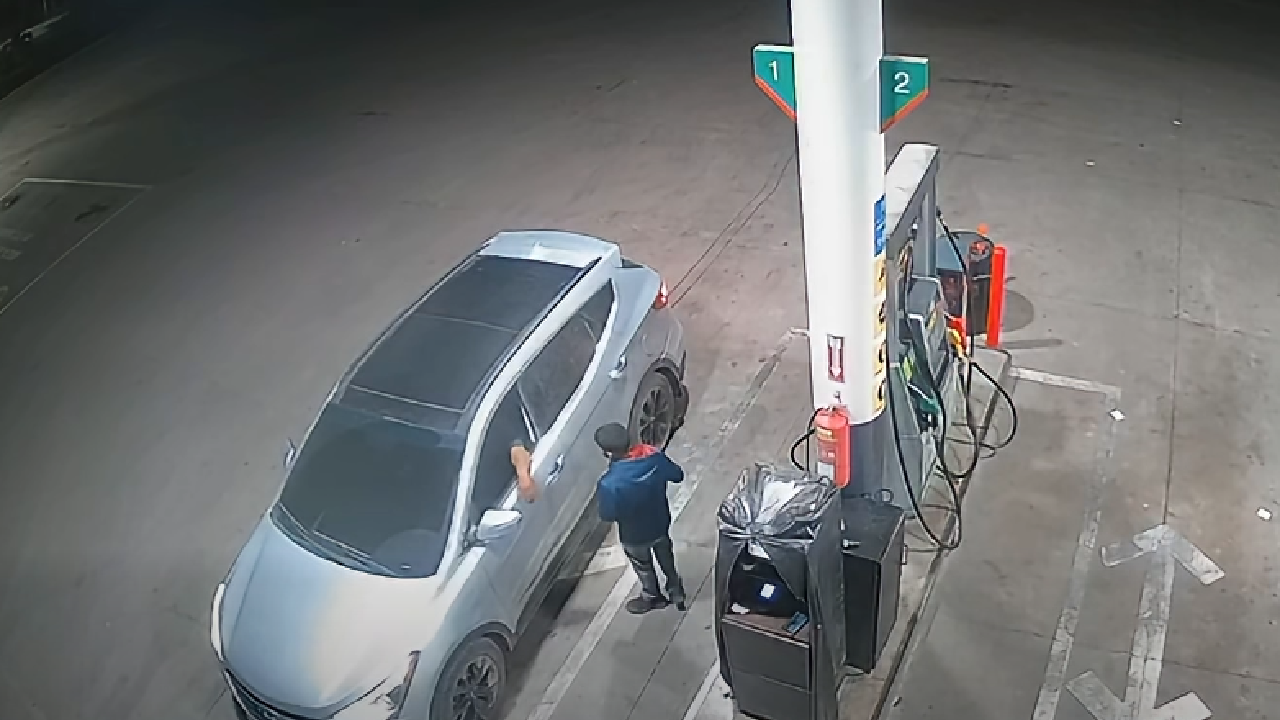 Imagen de VIDEO: Empleado de gasolinera es asaltado en Juticalpa, Olancho