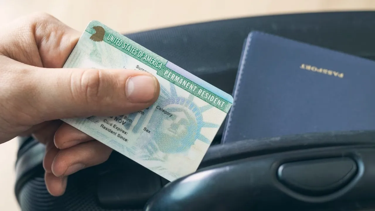 Estos migrantes deberán regresar a su país para tramitar la green card Imagen de Estos migrantes deberán regresar a su país para tramitar la green card