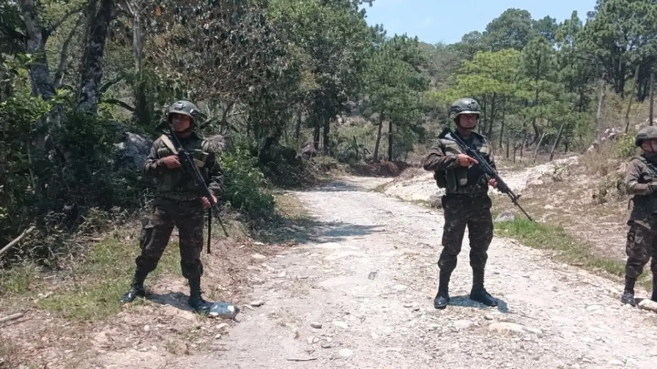 Ejército guatemalteco se enfrenta a delincuentes procedentes de Honduras Imagen de Ejército guatemalteco se enfrenta a delincuentes procedentes de Honduras