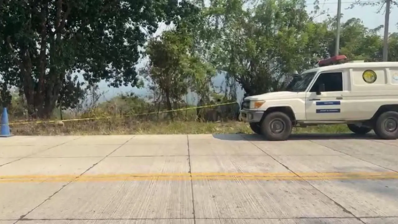 Imagen de A orillas de carretera hallan cuerpo de mujer carbonizada en Cortés