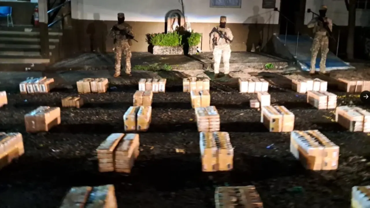 Imagen de Incautan más de 3,300 armas y 56 toneladas de drogas en operativo