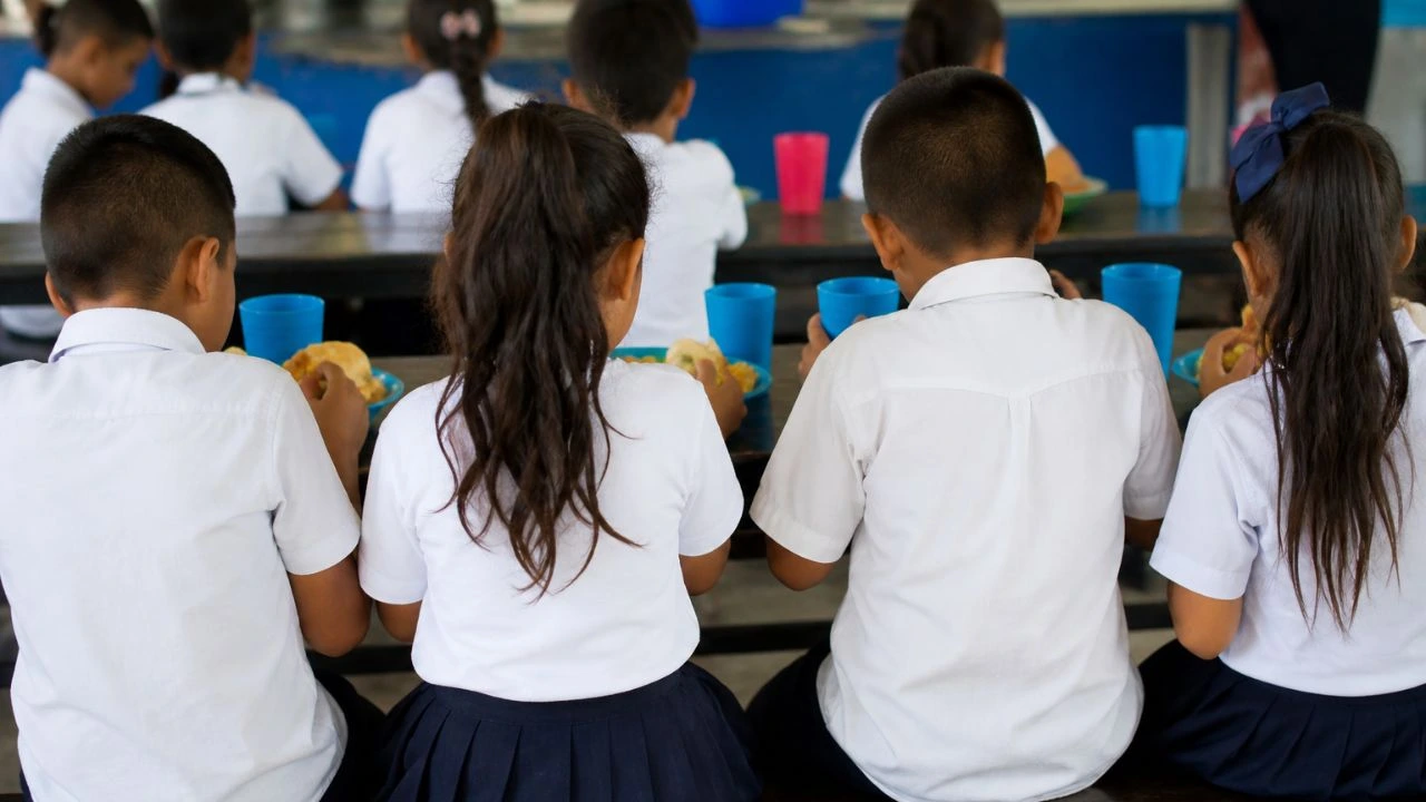 Imagen de Bonos, merienda escolar y ayudas marcan inversión social del Estado