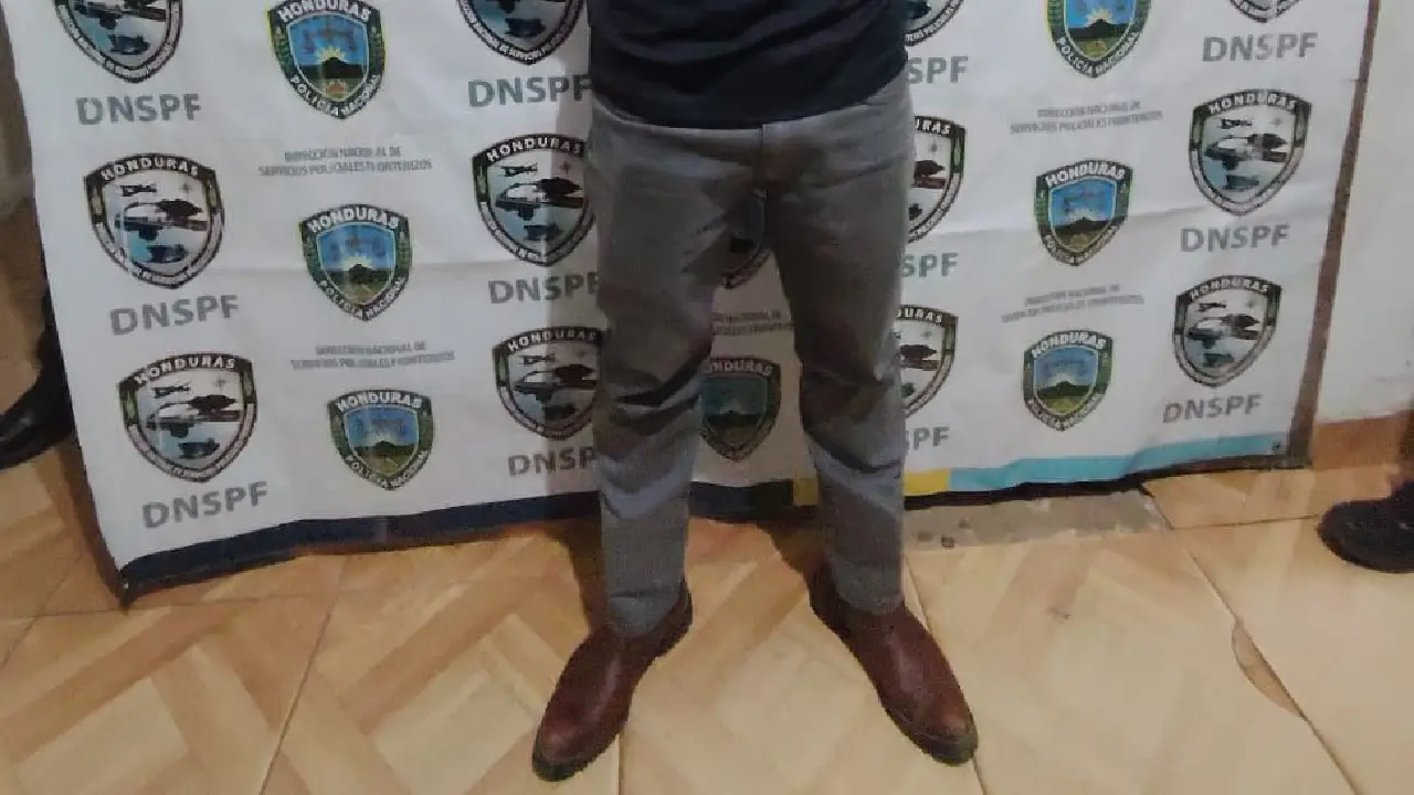 Joven de 21 años convenció a menor de abandonar su hogar en Colón Imagen de Joven de 21 años convenció a menor de abandonar su hogar en Colón