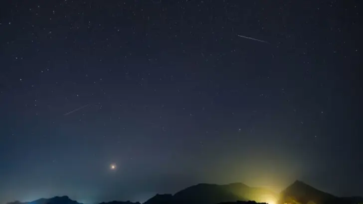 Imagen Principal de Nota: Lluvia de meteoros Eta Acuáridas: Hora, cómo y dónde ver