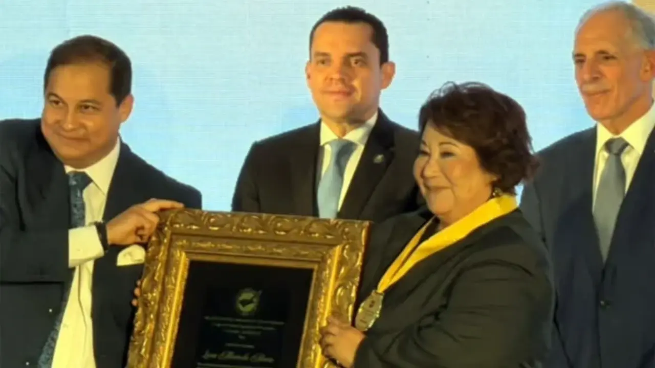 Premio Álvaro Contreras 2026: Lucía Alvarado recibe el máximo galardón del CPH Imagen de Premio Álvaro Contreras 2026: Lucía Alvarado recibe el máximo galardón del CPH