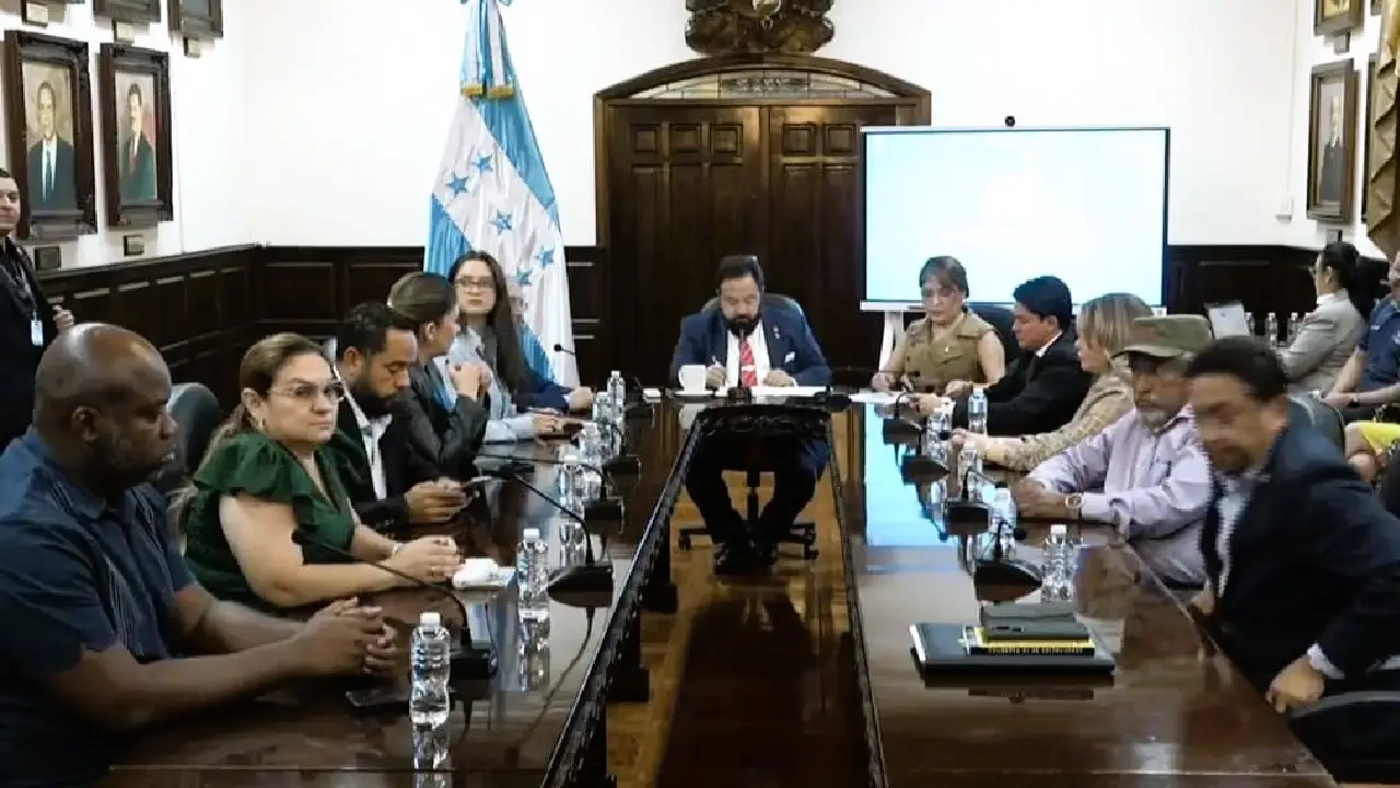 MP cita a Luis Redondo y exdiputados por 'excesos' en la Comisión Permanente Imagen de MP cita a Luis Redondo y exdiputados por 'excesos' en la Comisión Permanente