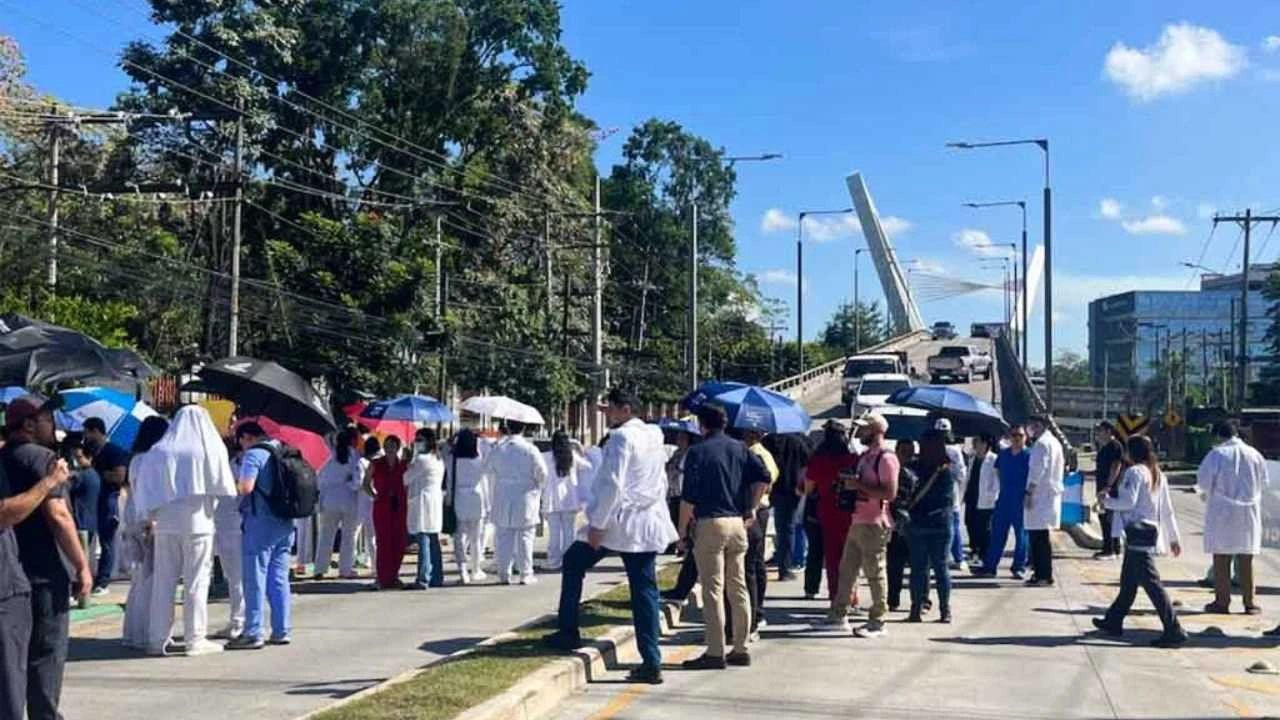 Imagen de Honduras suma una protesta diaria, alerta informe del IUDPAS