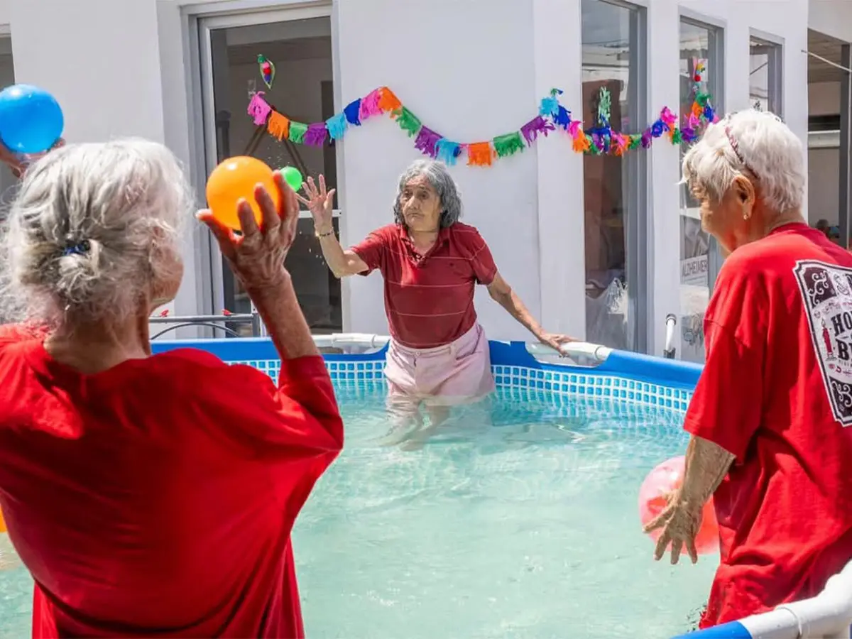 Señoras en asilo 