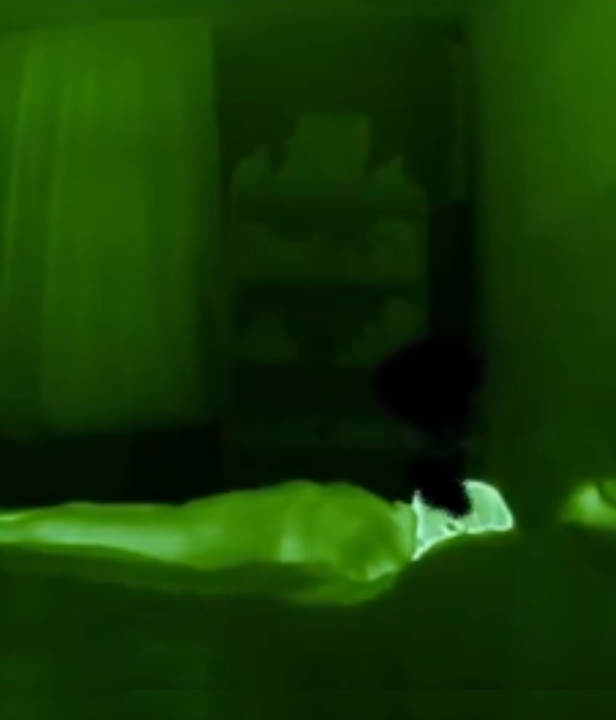 Supuesta entidad paranormal asfixiando a mujer
