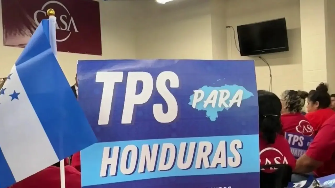 Imagen que muestra una pancarta con la leyenda TPS para Honduras.
