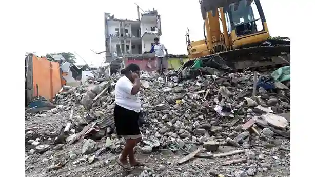 Afecto dos países el terremoto, familiares pierden sus casas.