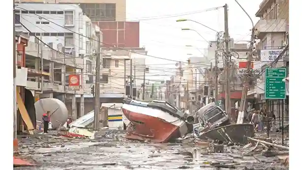 Terremoto en chile con fuertes destrucciones.