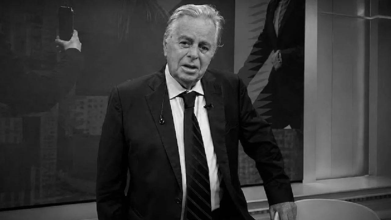 Fotografía del periodista Roberto García en blanco y negro.