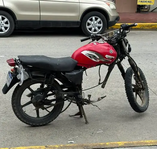 Fotos de la moto a la que, supuestamente, le robaron el motor en Yoro