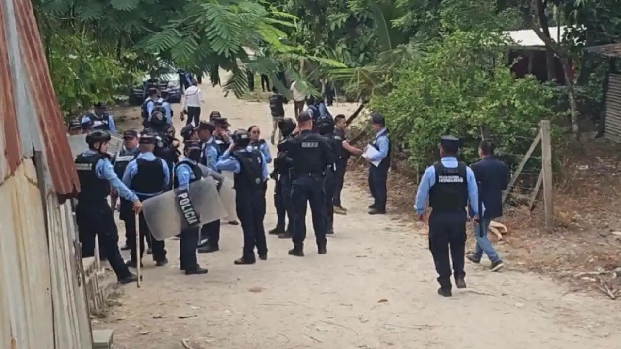 Policía desaloja a pobladores en Choloma 
