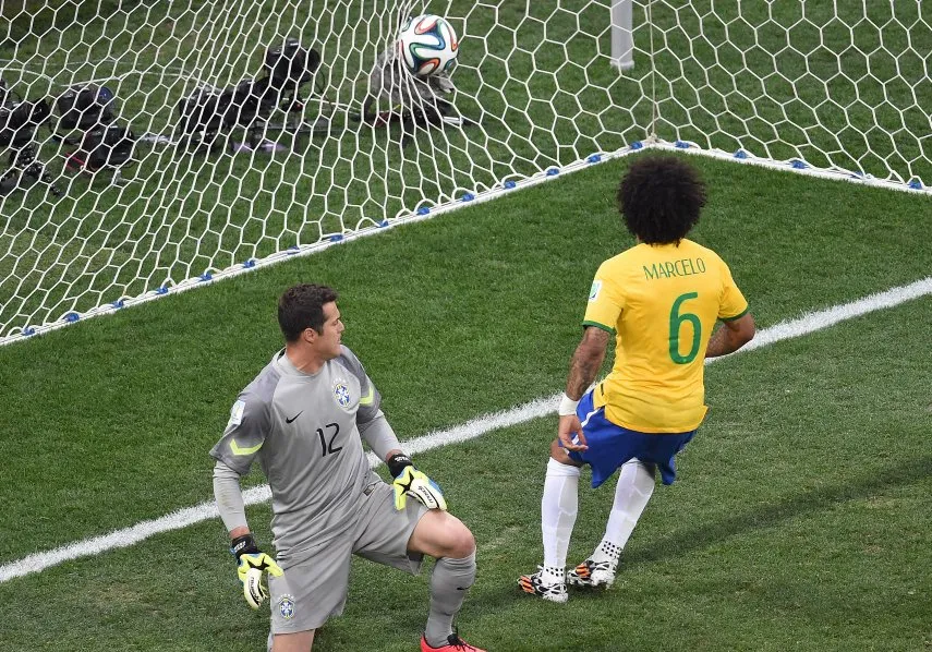 A horas del Mundial: El calvario del autogol que solo ha sucedido en un partido inaugural Imagen de A horas del Mundial: El calvario del autogol que solo ha sucedido en un partido inaugural