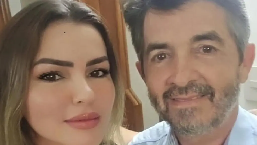 Foto en vida de Icicléia Alves Veloso y su esposo, Romildo Veloso e Silva.