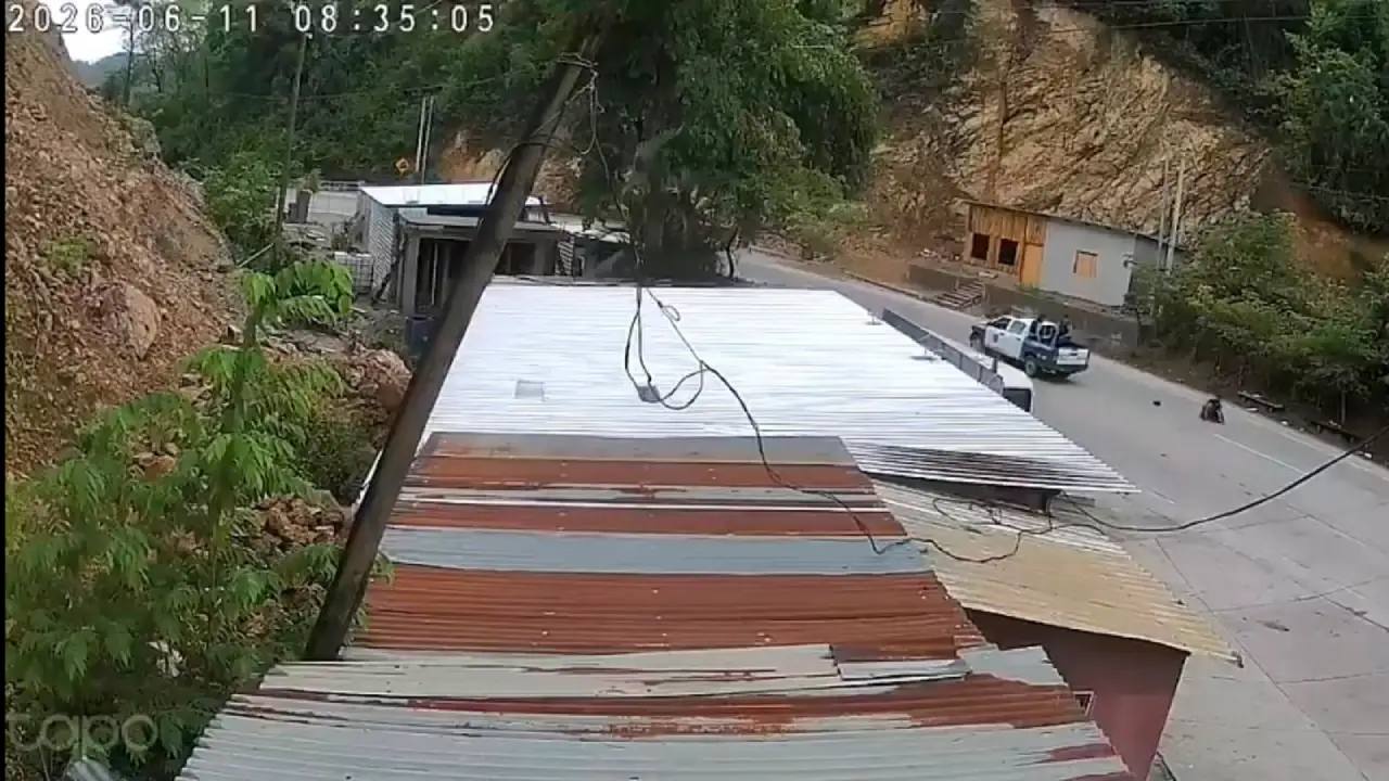 Policía cae paila