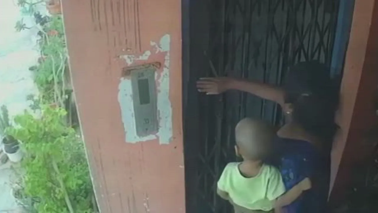 Imagen de Video: Abuela muere tras caer con su nieto en elevador; niño sobrevivió