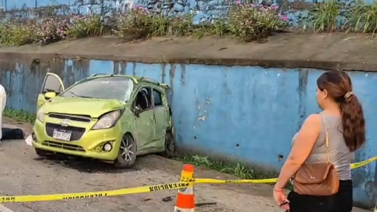 Imagen de Tres hombres muertos y dos mujeres heridas deja accidente en Puerto Cortés
