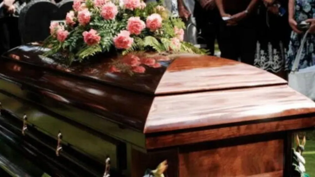 Imagen de Abren ataúd en pleno velorio y descubren que cuerpo no era el de su familiar