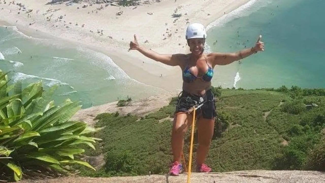 Senderista muere al caer de un acantilado mientras se aplicaba bloqueador Imagen de Senderista muere al caer de un acantilado mientras se aplicaba bloqueador